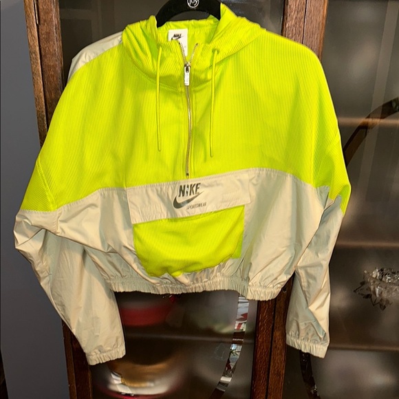 Nike Mesh Cropped Half Zip Hooded Pullover - Picture 1 of 4